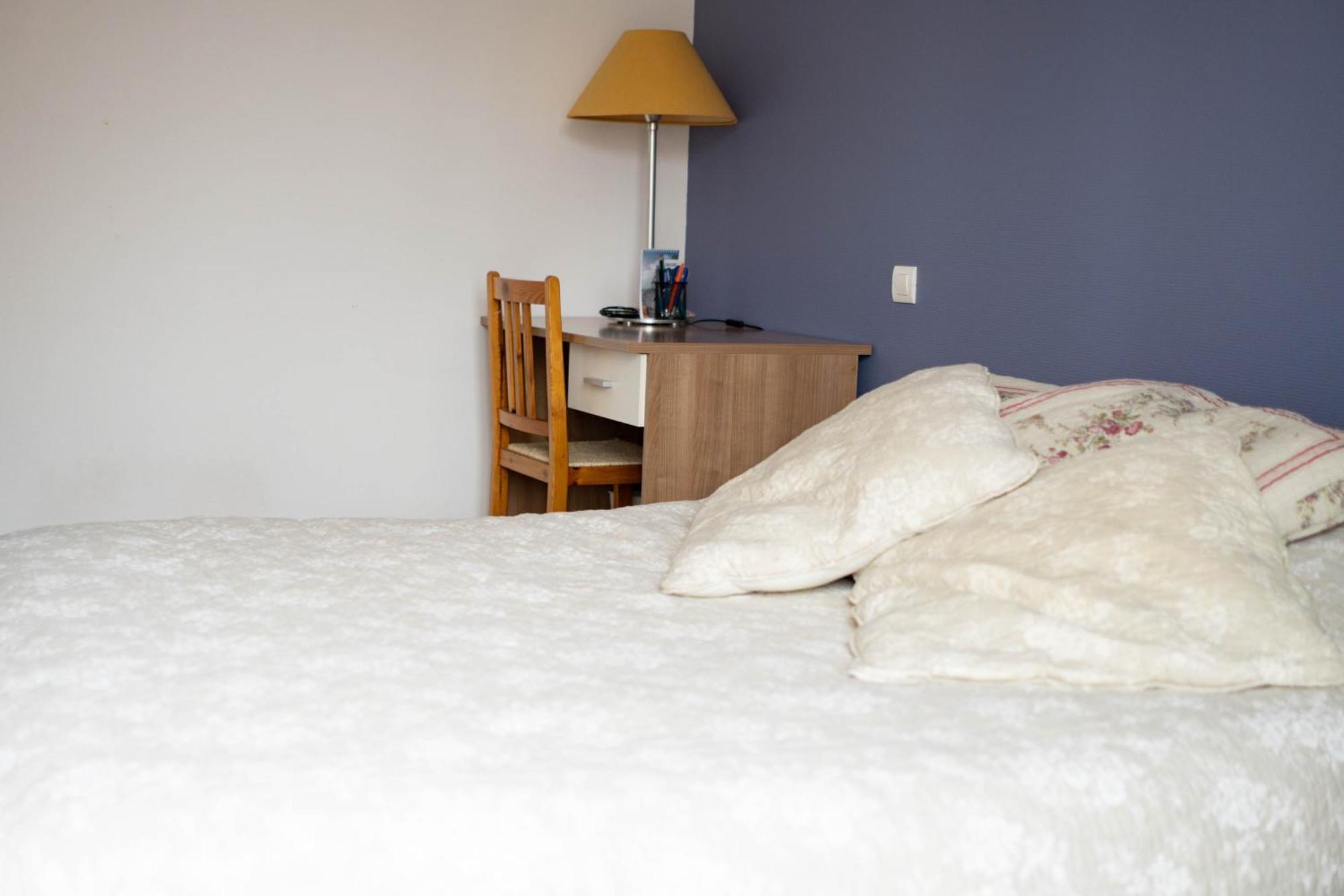 Simplicite Et Calme En Appartement A Иссуар Экстерьер фото